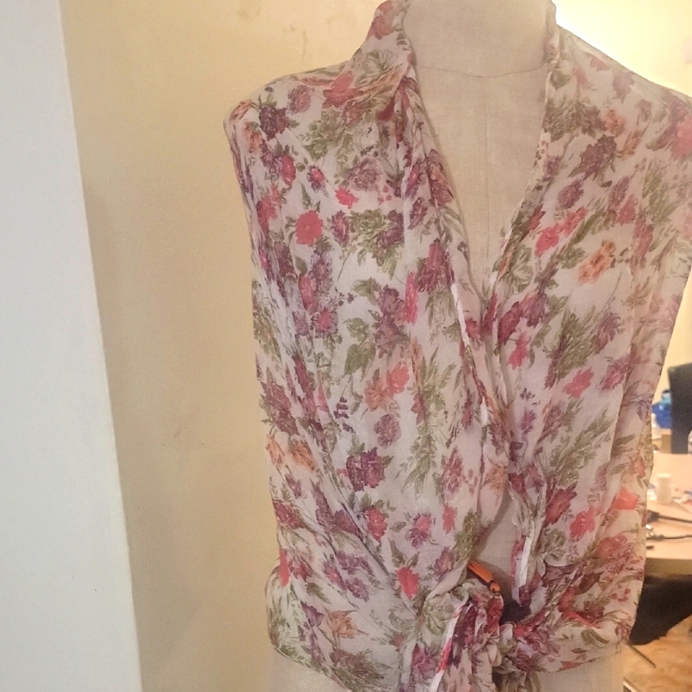 Do Everything In Love Floral Wrap